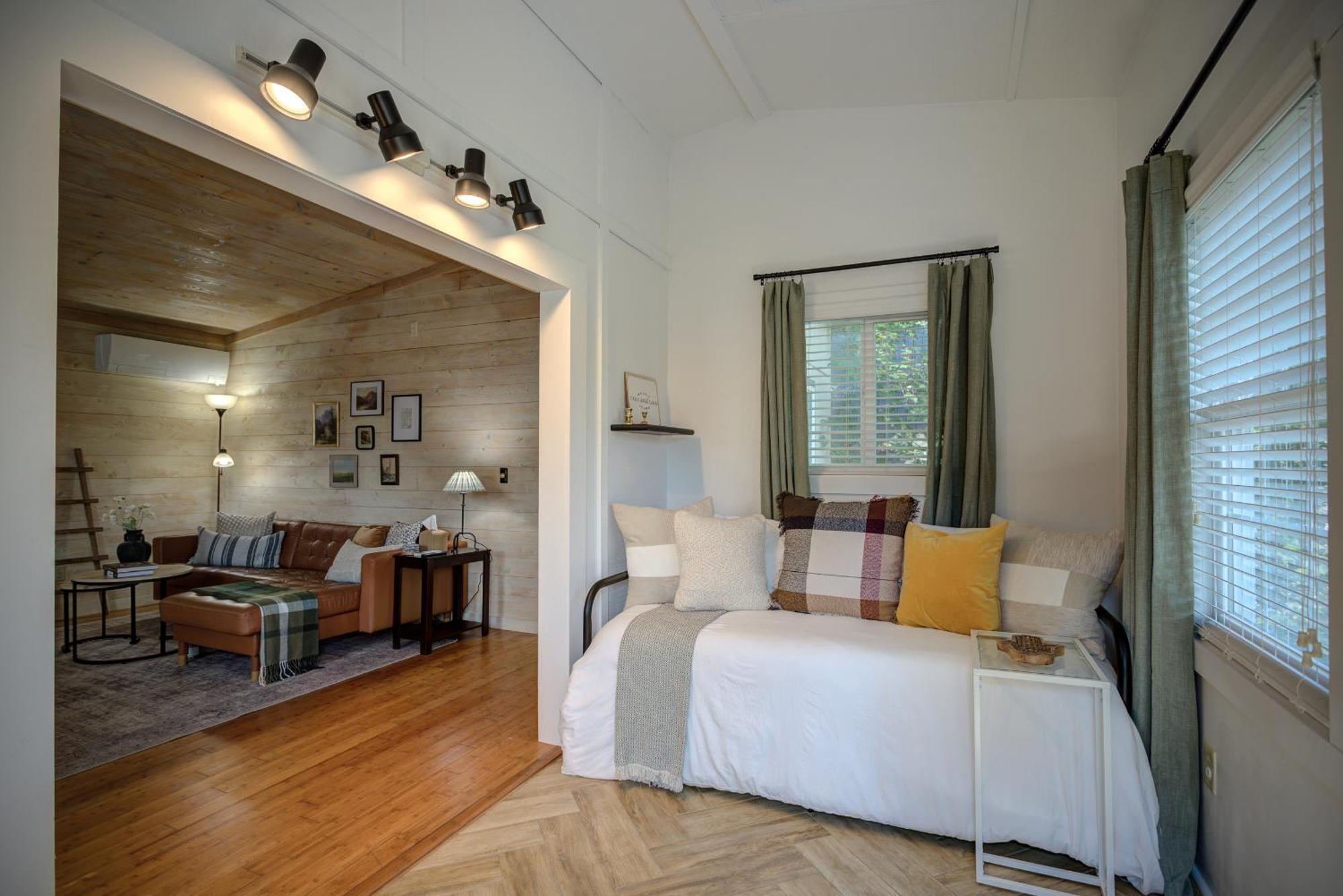 The Zen Den Peaceful With Mountain Views Apartment